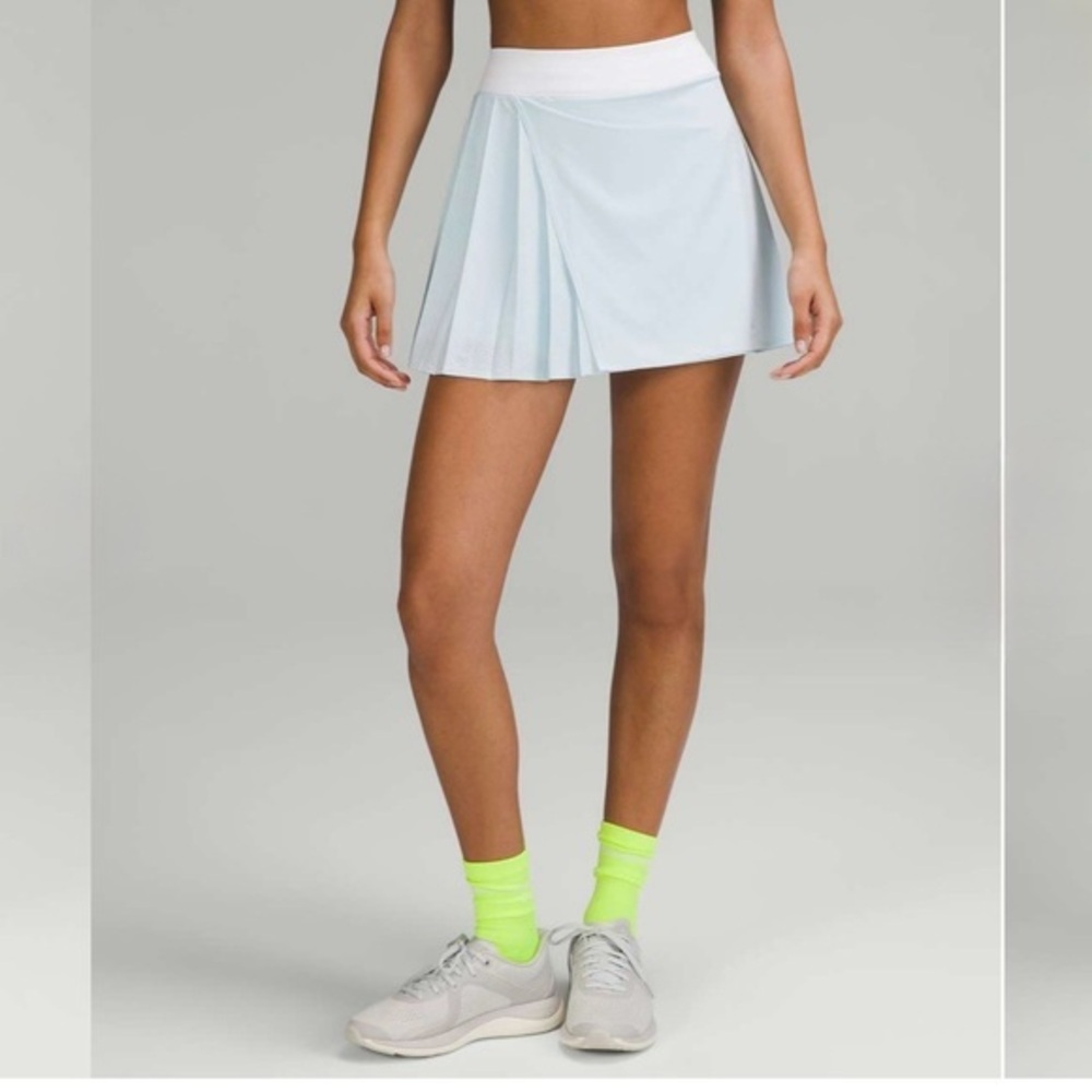 🔆 lululemon Asymmetrical Pleated Tennis Skirt Powder Blue/White W8AFSS‎ Size 12